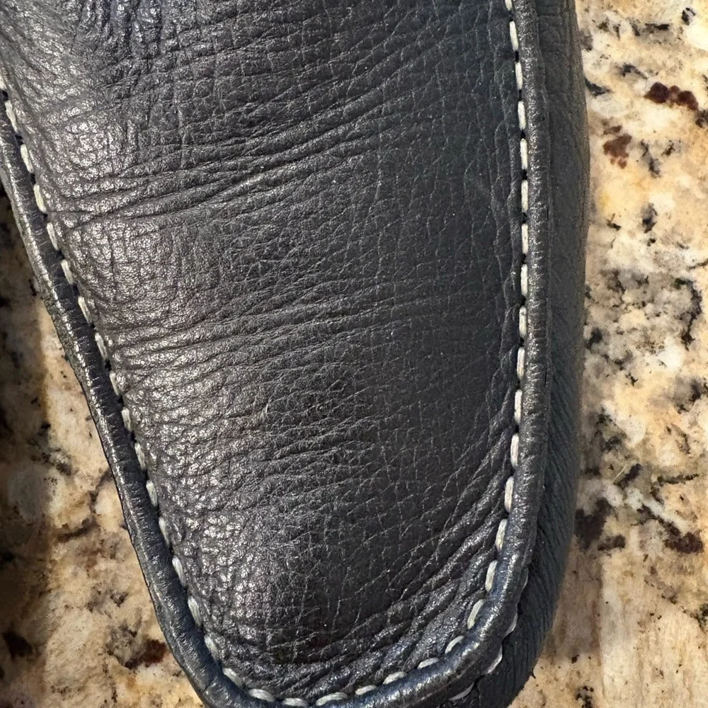 ▪️1901 Leather Slip On Loafers